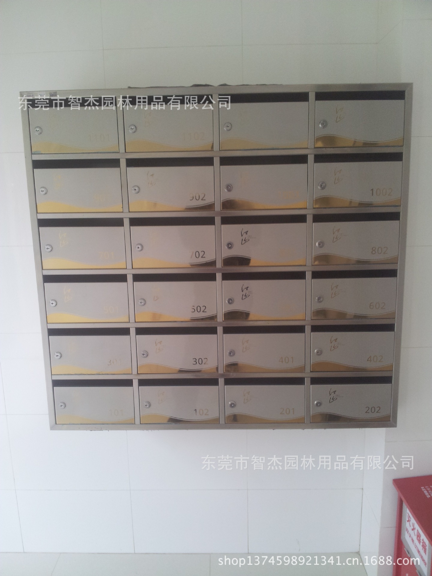 鋼木結(jié)構(gòu)信報箱 高端定制，小區(qū)品質(zhì)之選